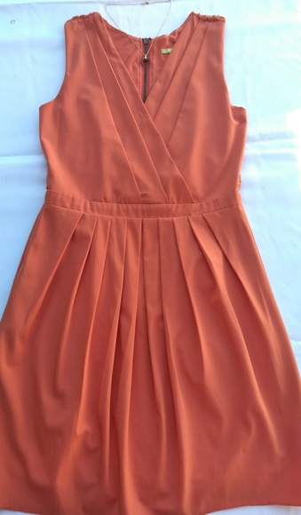 Gianni Bini Dresses & Skirts - Gianni Bini pleated dress